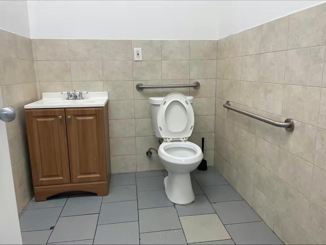 Commercial Lease Fulton  Brooklyn, NY 11208, MLS-834711-9