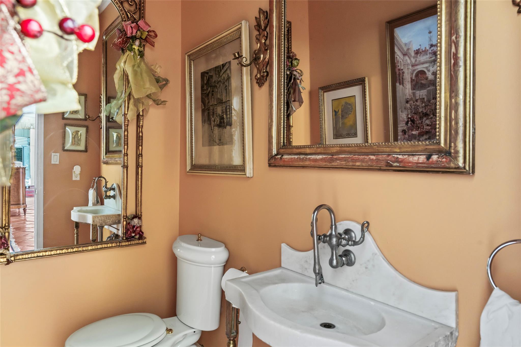Single Family Elfland  Nassau County, NY 11771, MLS-834728-23