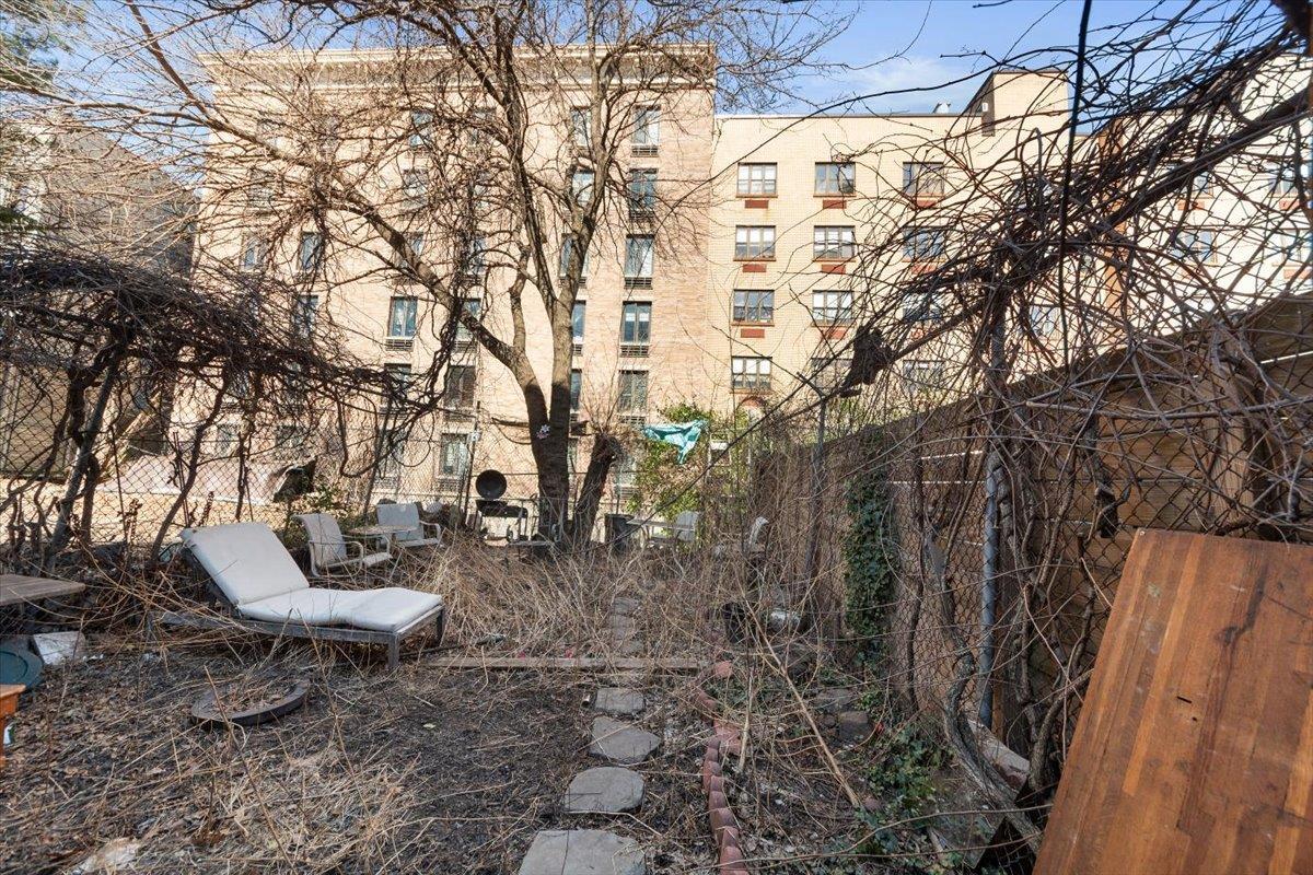 Single Family 162nd  Manhattan, NY 10032, MLS-834896-23