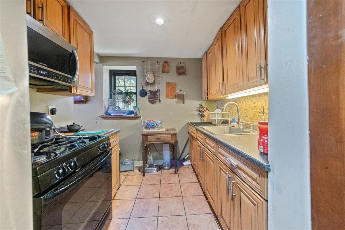 Single Family 162nd  Manhattan, NY 10032, MLS-834896-8