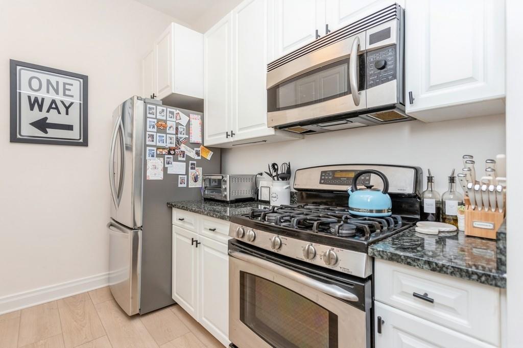 Condo Scarsdale  Westchester County, NY 10707, MLS-834899-11