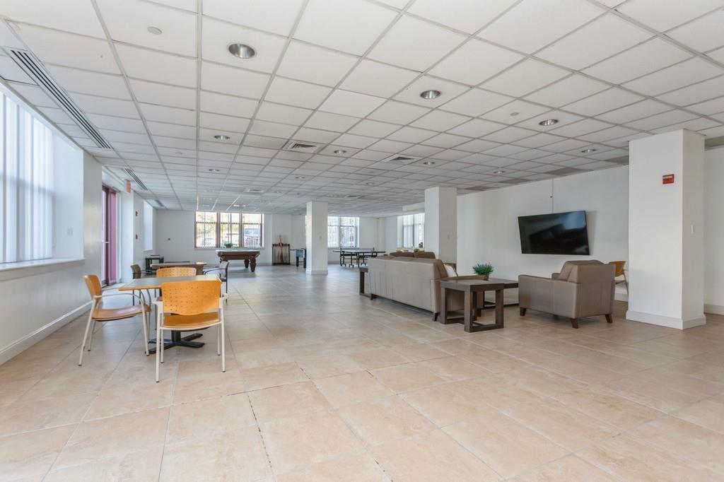 Condo Scarsdale  Westchester County, NY 10707, MLS-834899-23