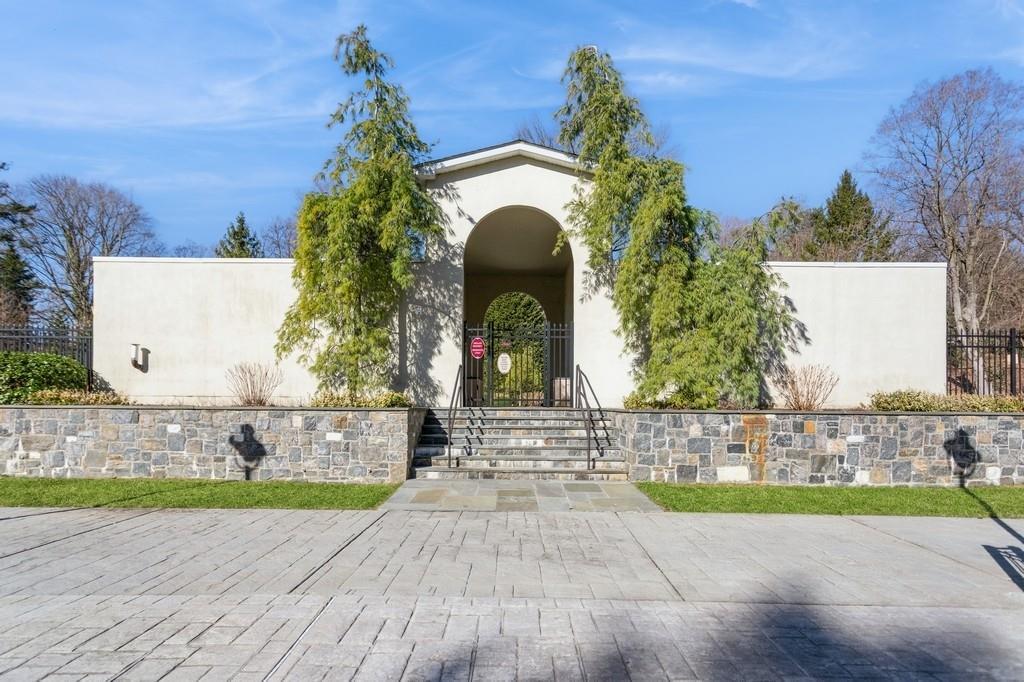 Condo Scarsdale  Westchester County, NY 10707, MLS-834899-24