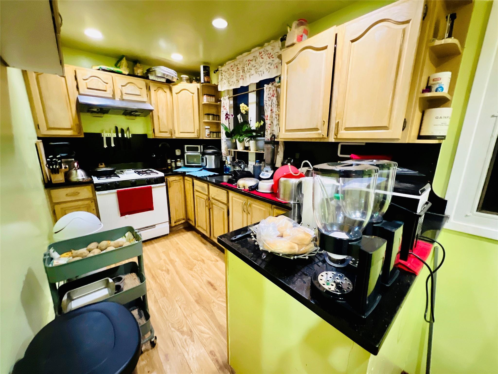 Single Family 15th  Queens, NY 11356, MLS-834920-4