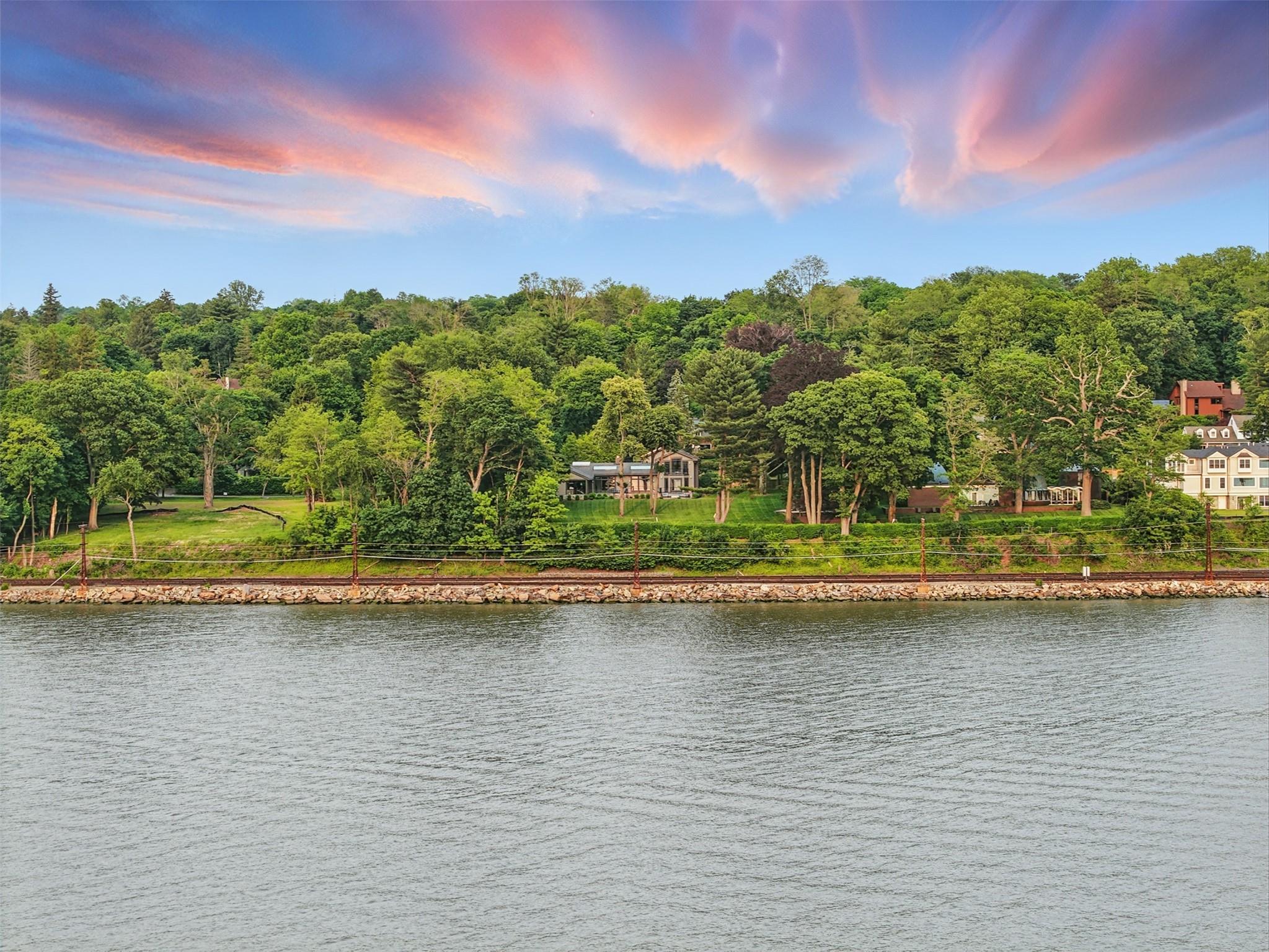 Single Family Half Moon  Westchester County, NY 10533, MLS-834972-2