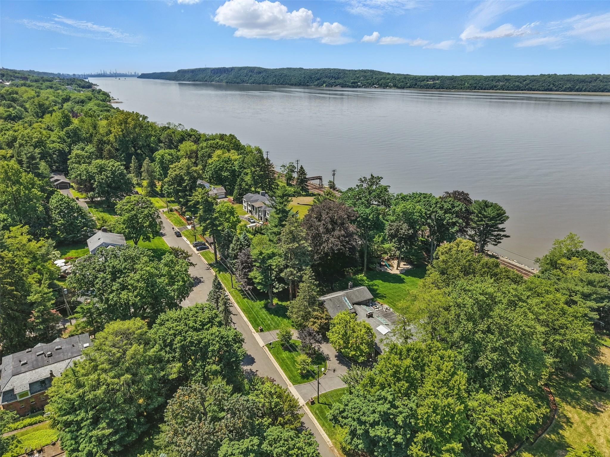 Single Family Half Moon  Westchester County, NY 10533, MLS-834972-46