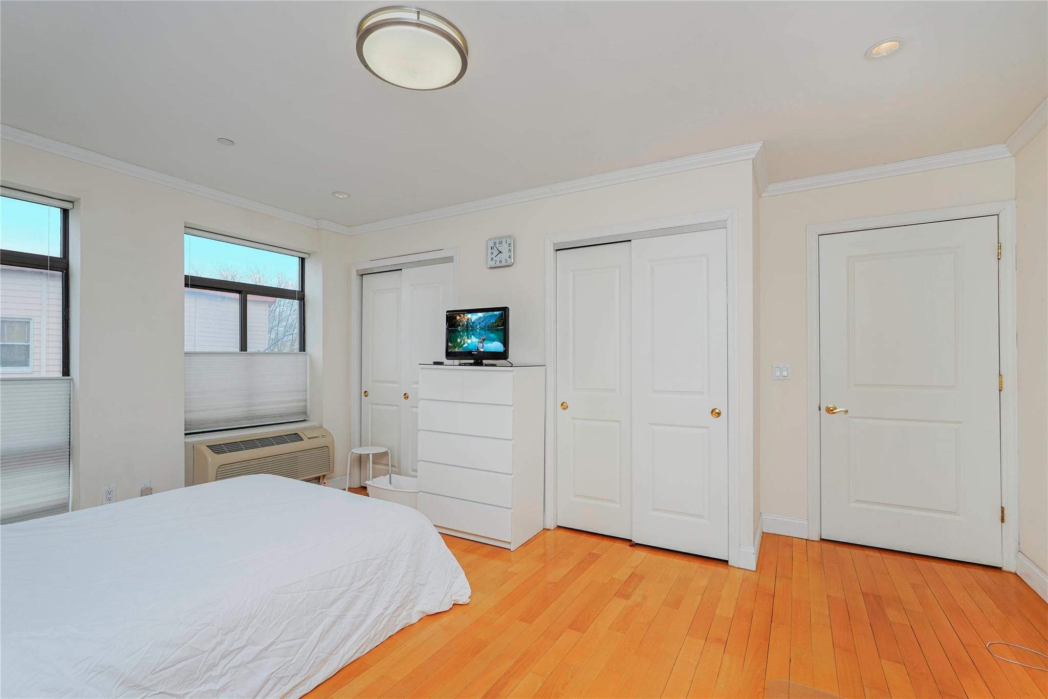 Condo Fort Hamilton Ave  Brooklyn, NY 11218, MLS-834990-13
