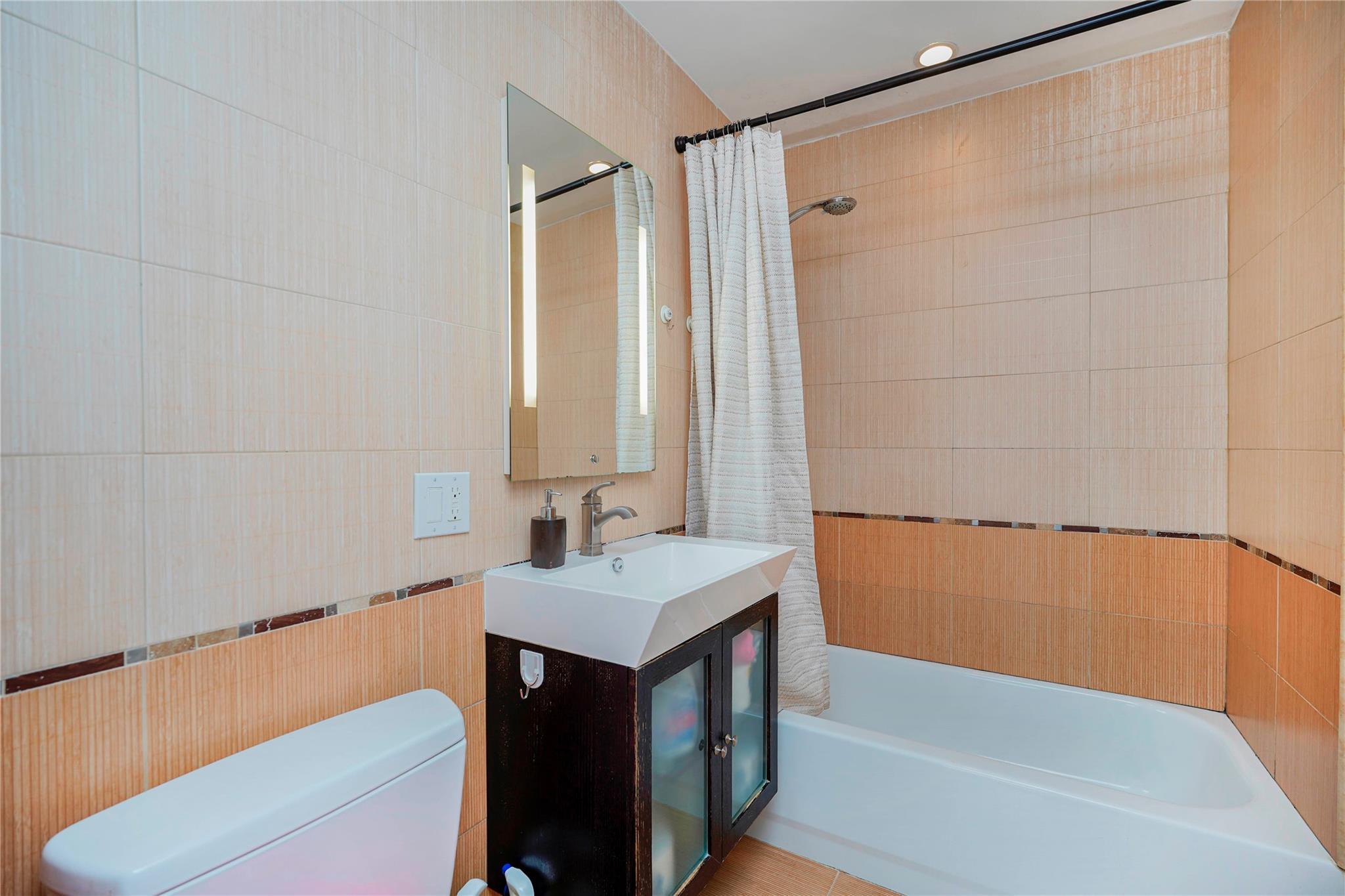 Condo Fort Hamilton Ave  Brooklyn, NY 11218, MLS-834990-6