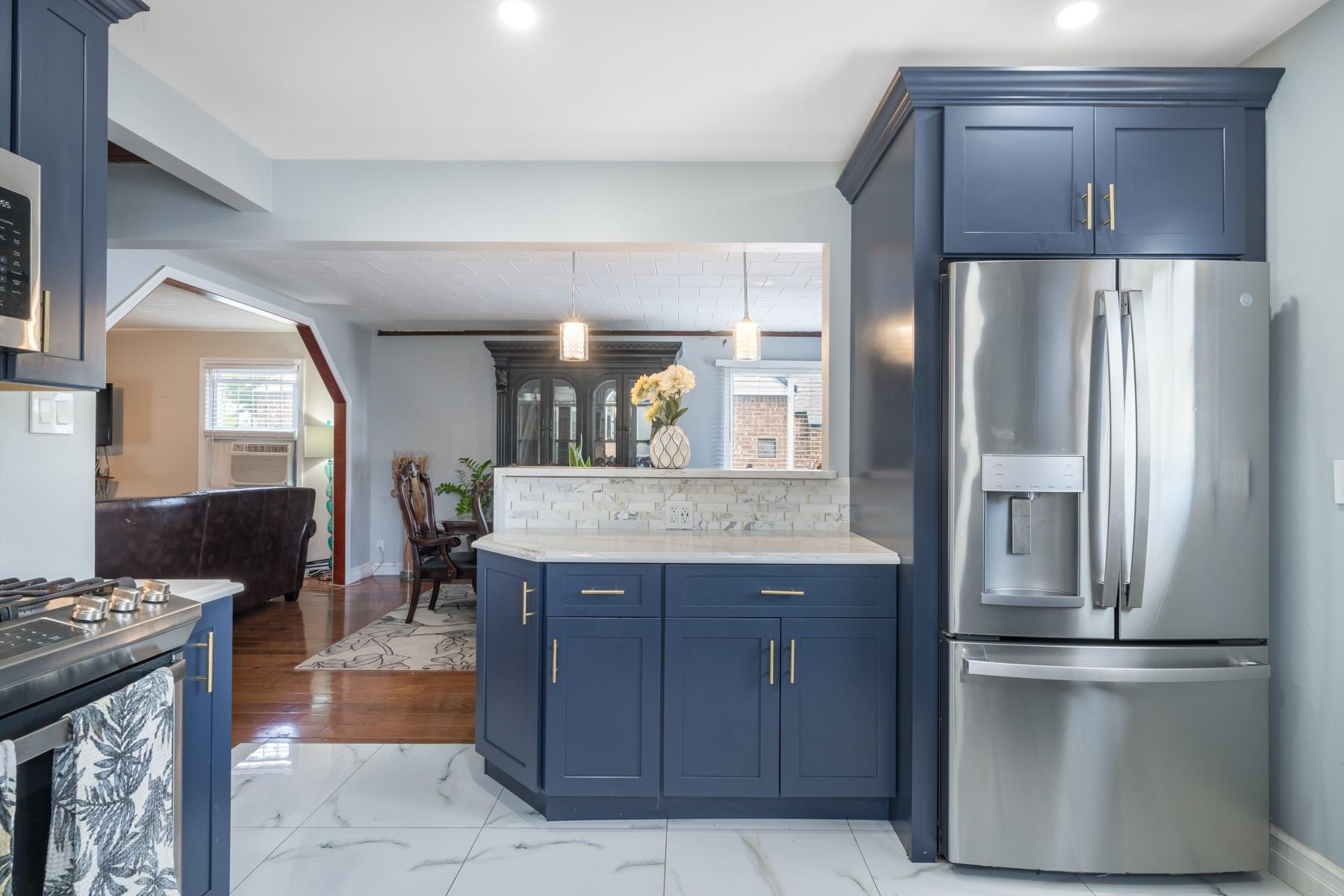 Single Family 230 Street  Queens, NY 11411, MLS-835081-10