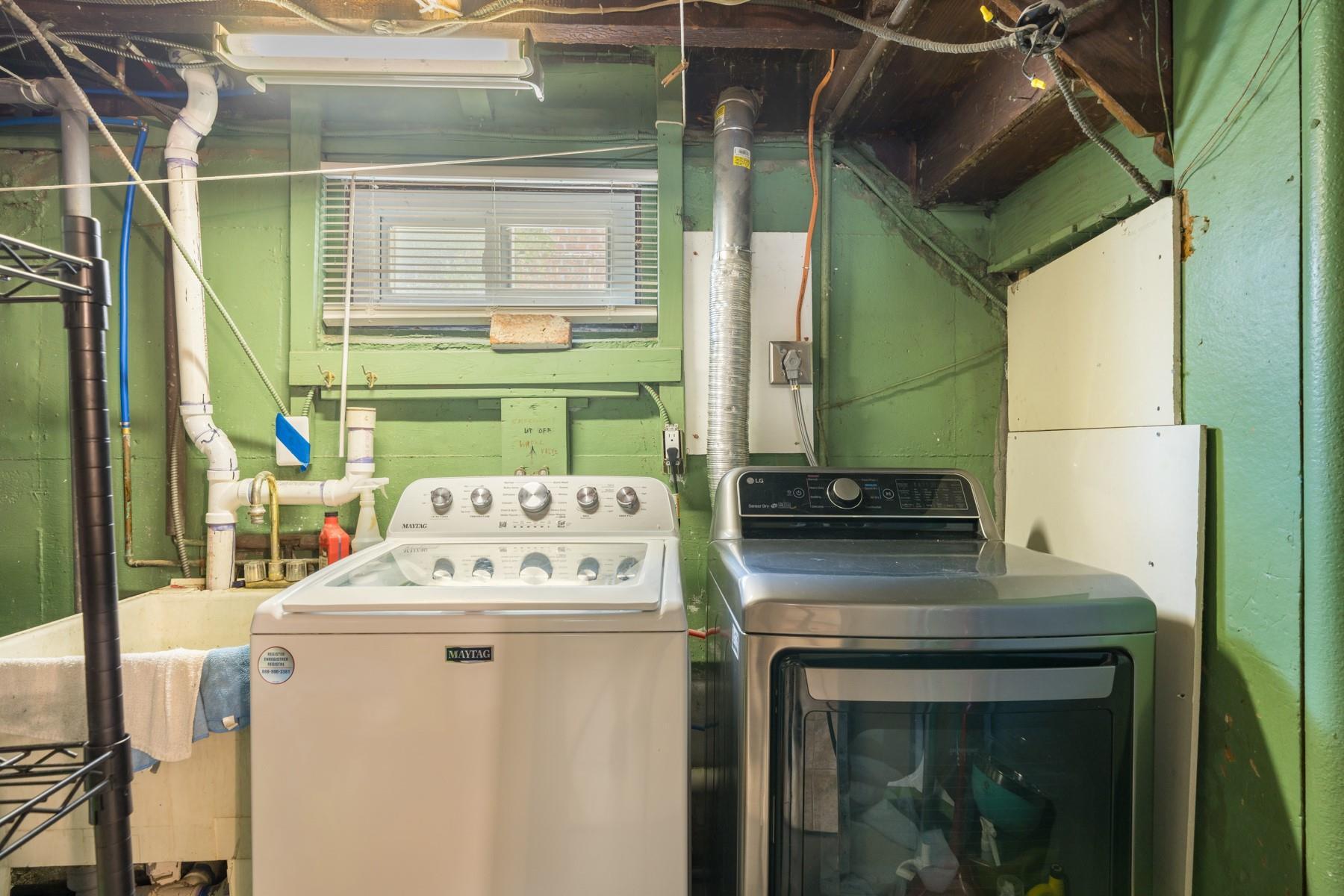 Single Family 230 Street  Queens, NY 11411, MLS-835081-26