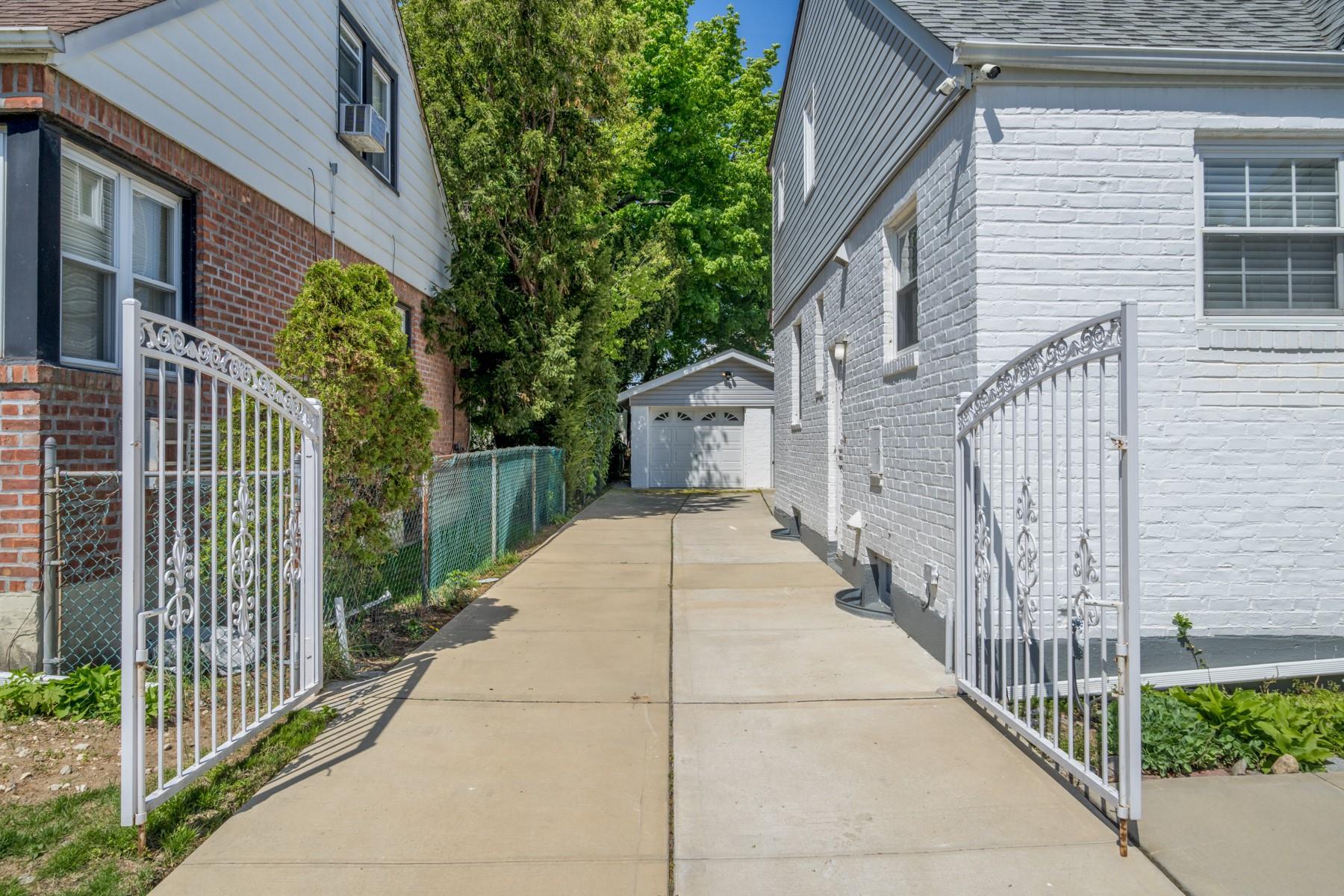 Single Family 230 Street  Queens, NY 11411, MLS-835081-27