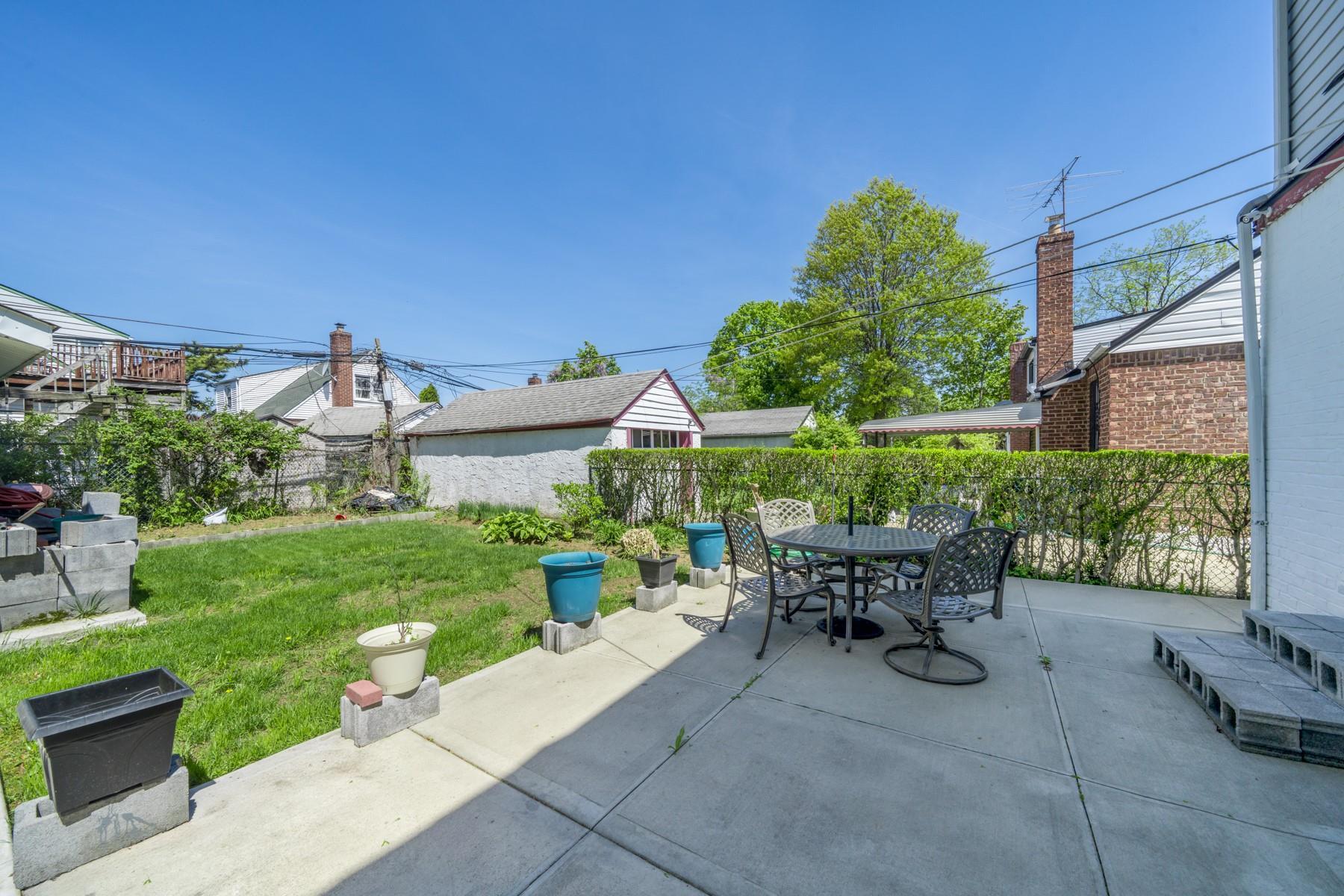Single Family 230 Street  Queens, NY 11411, MLS-835081-29