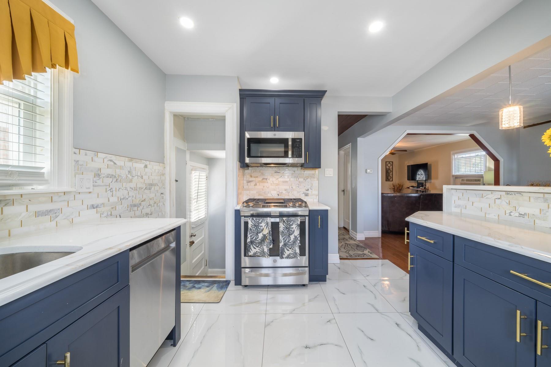 Single Family 230 Street  Queens, NY 11411, MLS-835081-9