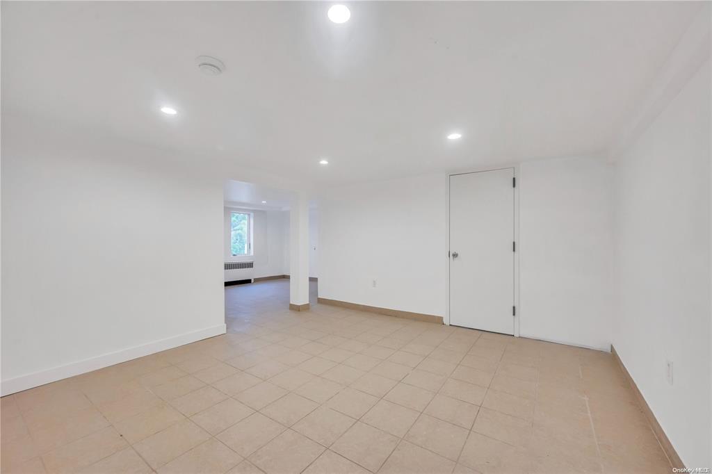 Single Family Ravine  Nassau County, NY 11023, MLS-835089-23