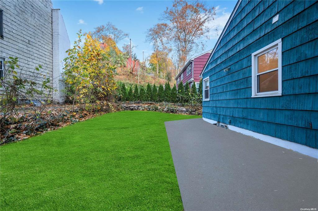 Single Family Ravine  Nassau County, NY 11023, MLS-835089-28
