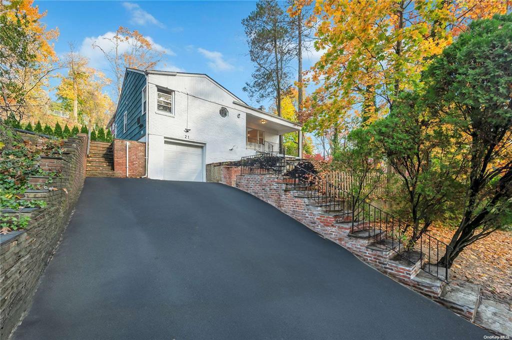 Single Family Ravine  Nassau County, NY 11023, MLS-835089-29