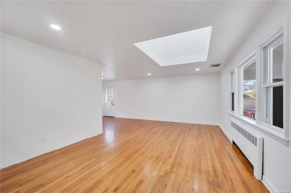 Single Family Ravine  Nassau County, NY 11023, MLS-835089-3