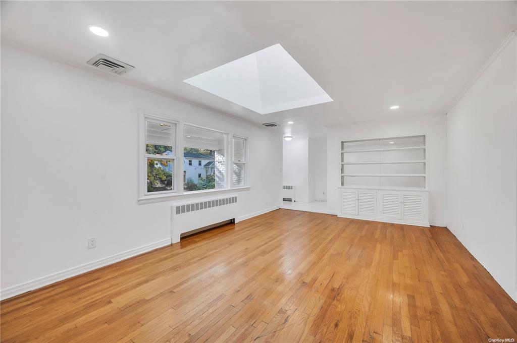 Single Family Ravine  Nassau County, NY 11023, MLS-835089-5