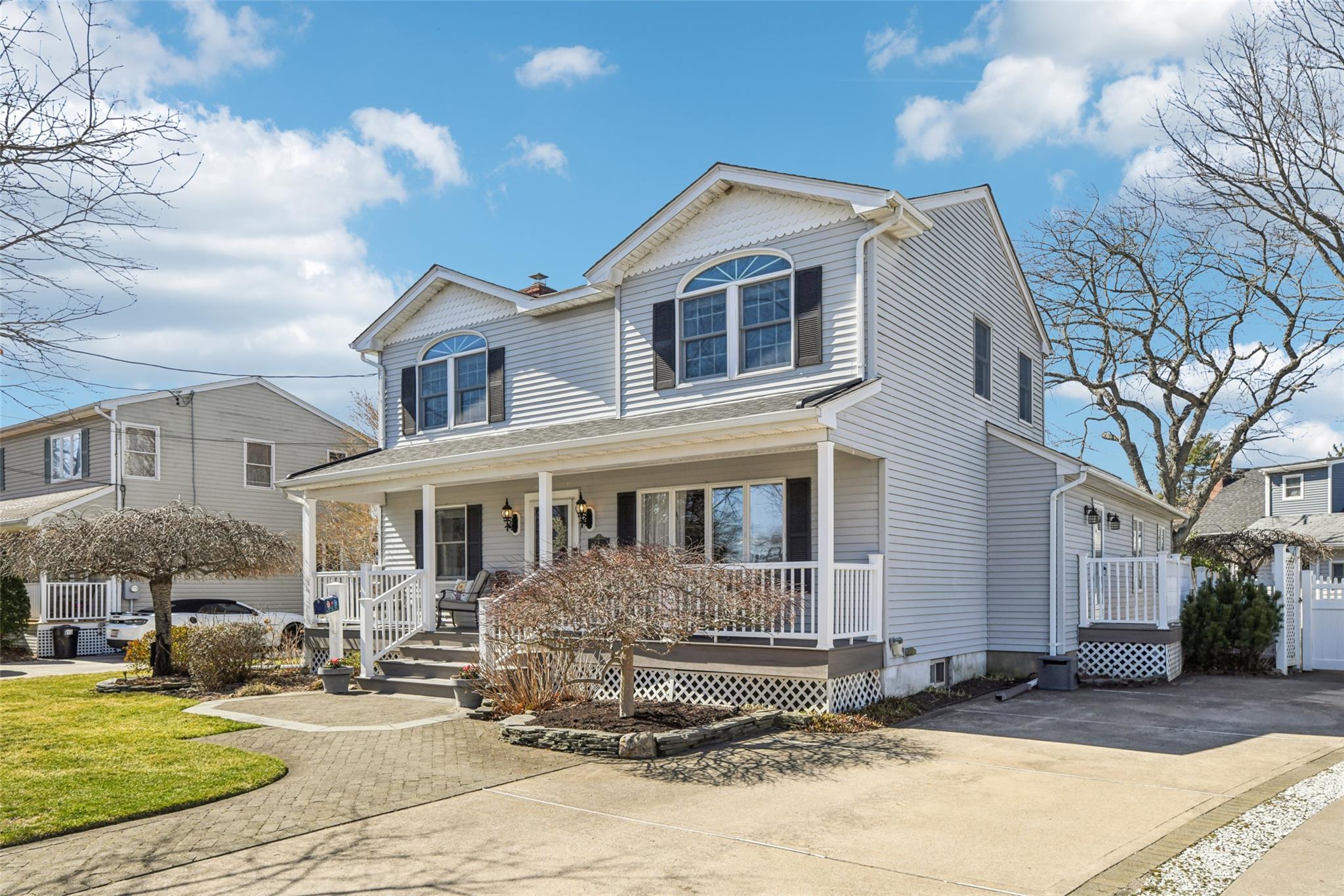Single Family Pinehurst  Nassau County, NY 11735, MLS-835111-2