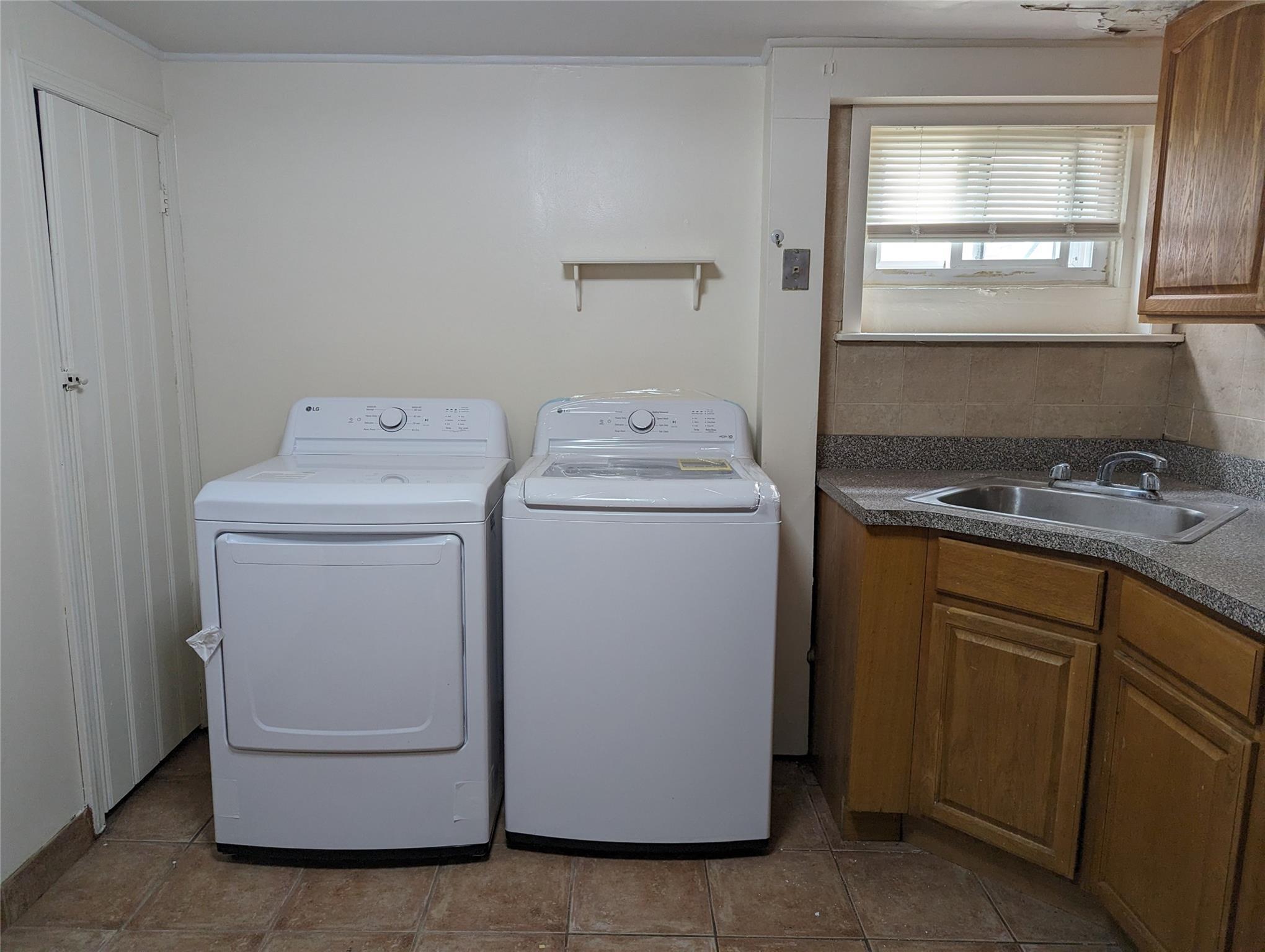 Apartment Parsons  Queens, NY 11365, MLS-835121-13