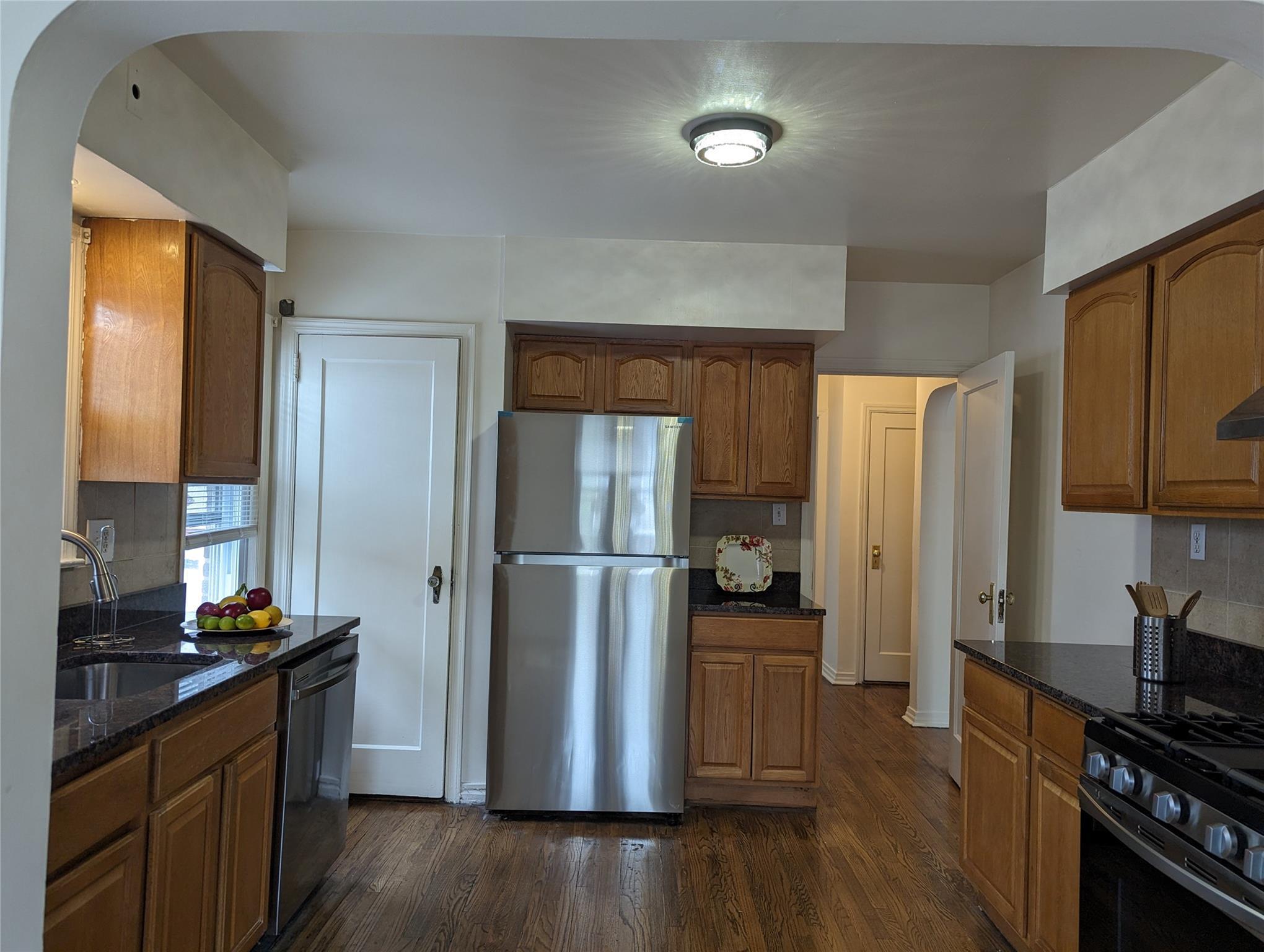 Apartment Parsons  Queens, NY 11365, MLS-835121-5