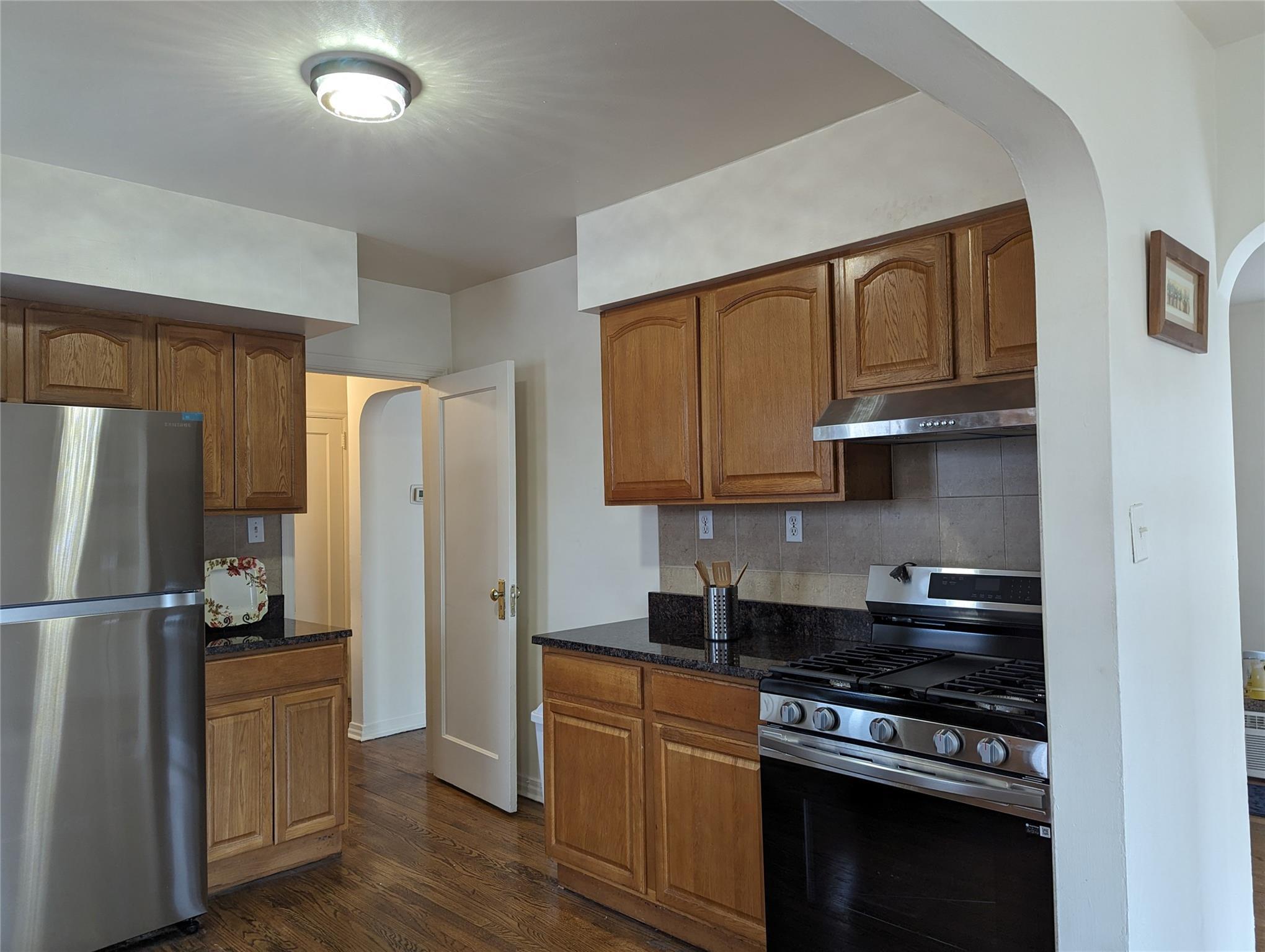 Apartment Parsons  Queens, NY 11365, MLS-835121-7