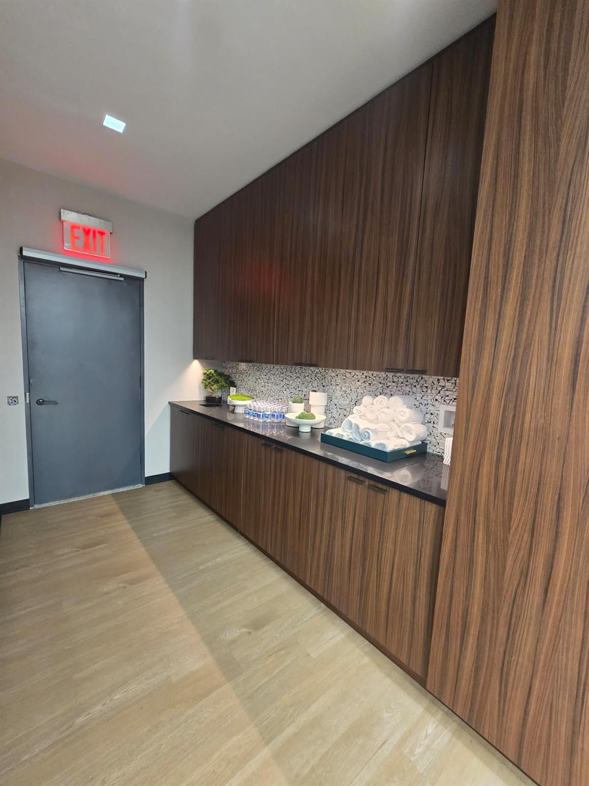 Condo United Nations  Manhattan, NY 10017, MLS-835232-16