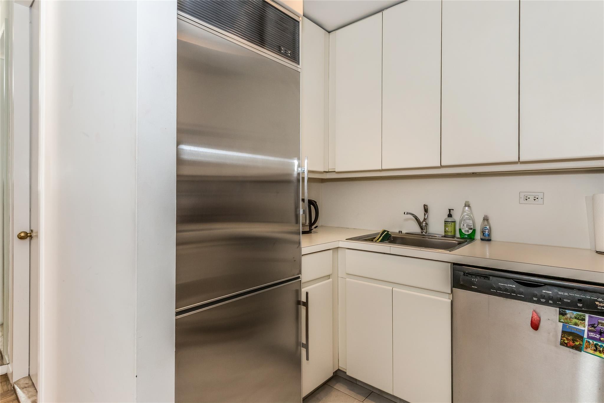 Condo United Nations  Manhattan, NY 10017, MLS-835232-7