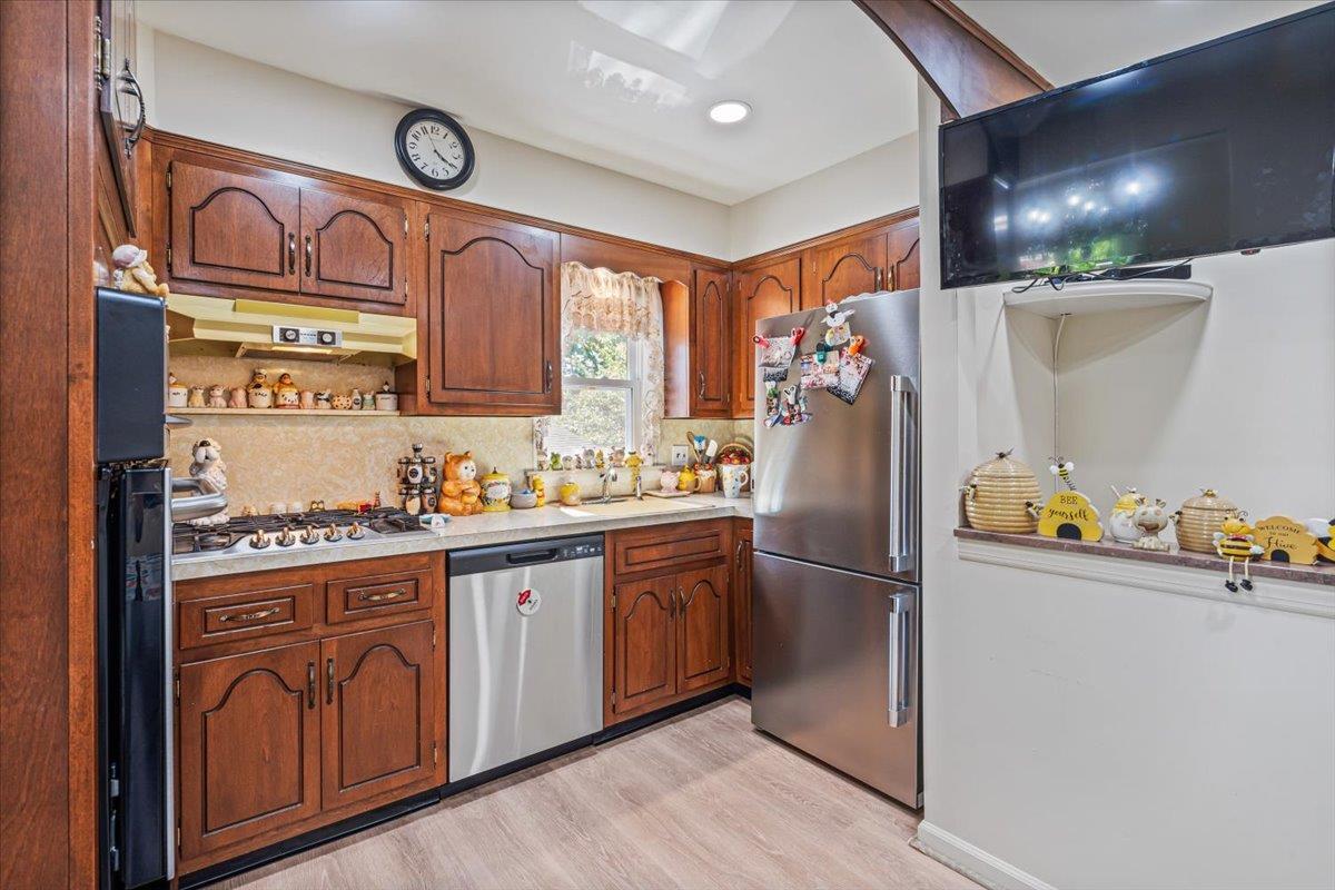 Single Family 85  Nassau County, NY 11001, MLS-835305-12