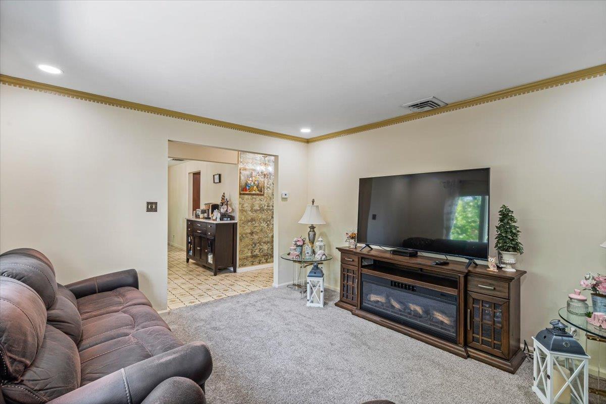 Single Family 85  Nassau County, NY 11001, MLS-835305-5