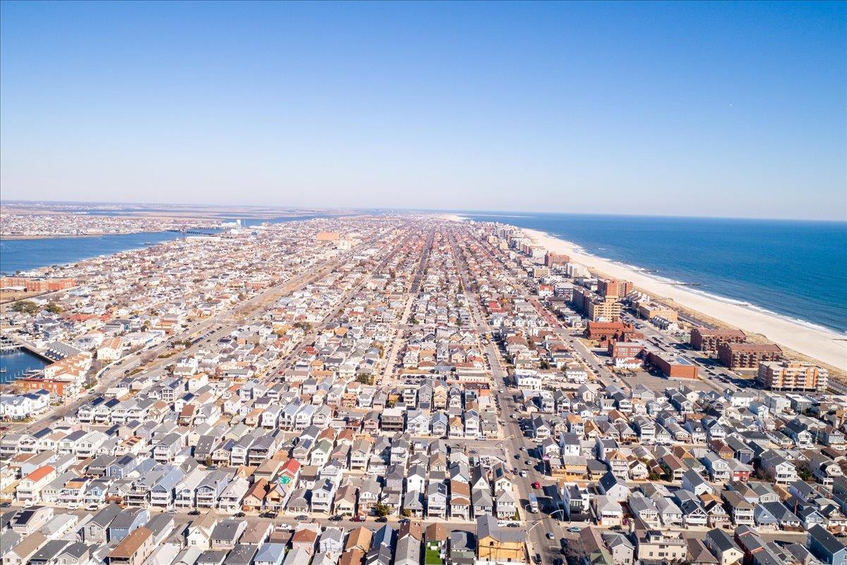 Single Family Wisconsin  Nassau County, NY 11561, MLS-835343-25