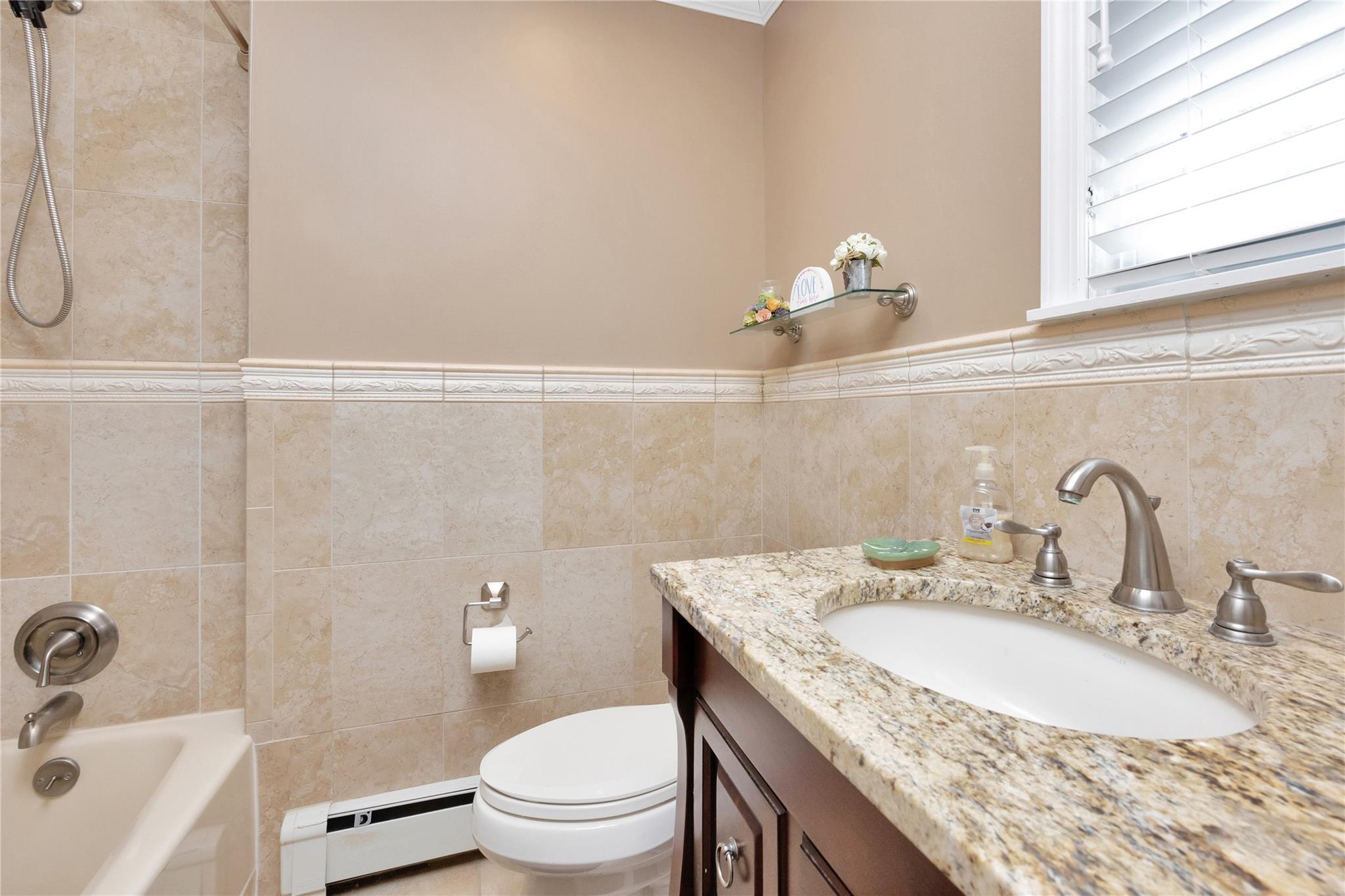 Single Family Bradshaw  Suffolk County, NY 11768, MLS-835410-28