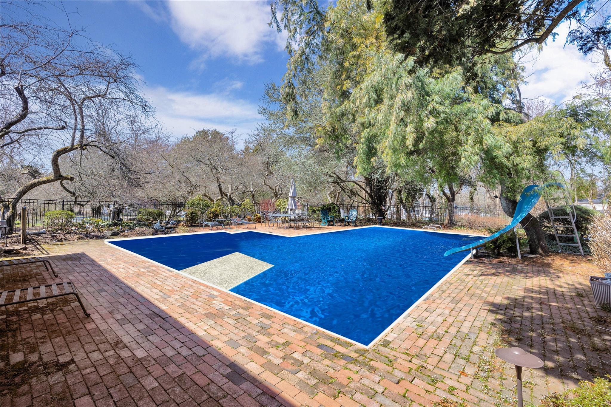 Single Family Bradshaw  Suffolk County, NY 11768, MLS-835410-37