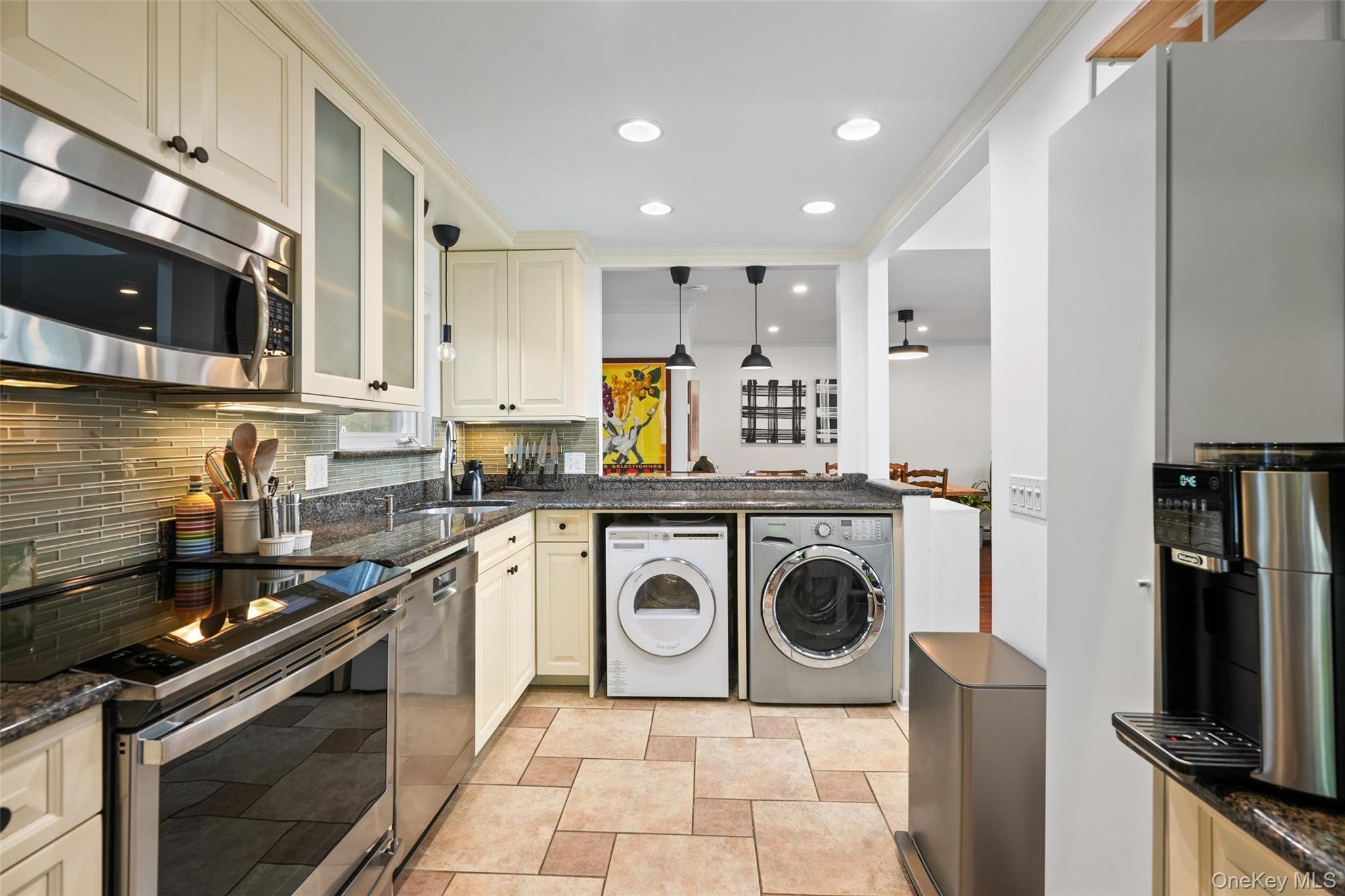 Single Family Round Hill Westchester County, NY 10522, MLS-835419-11