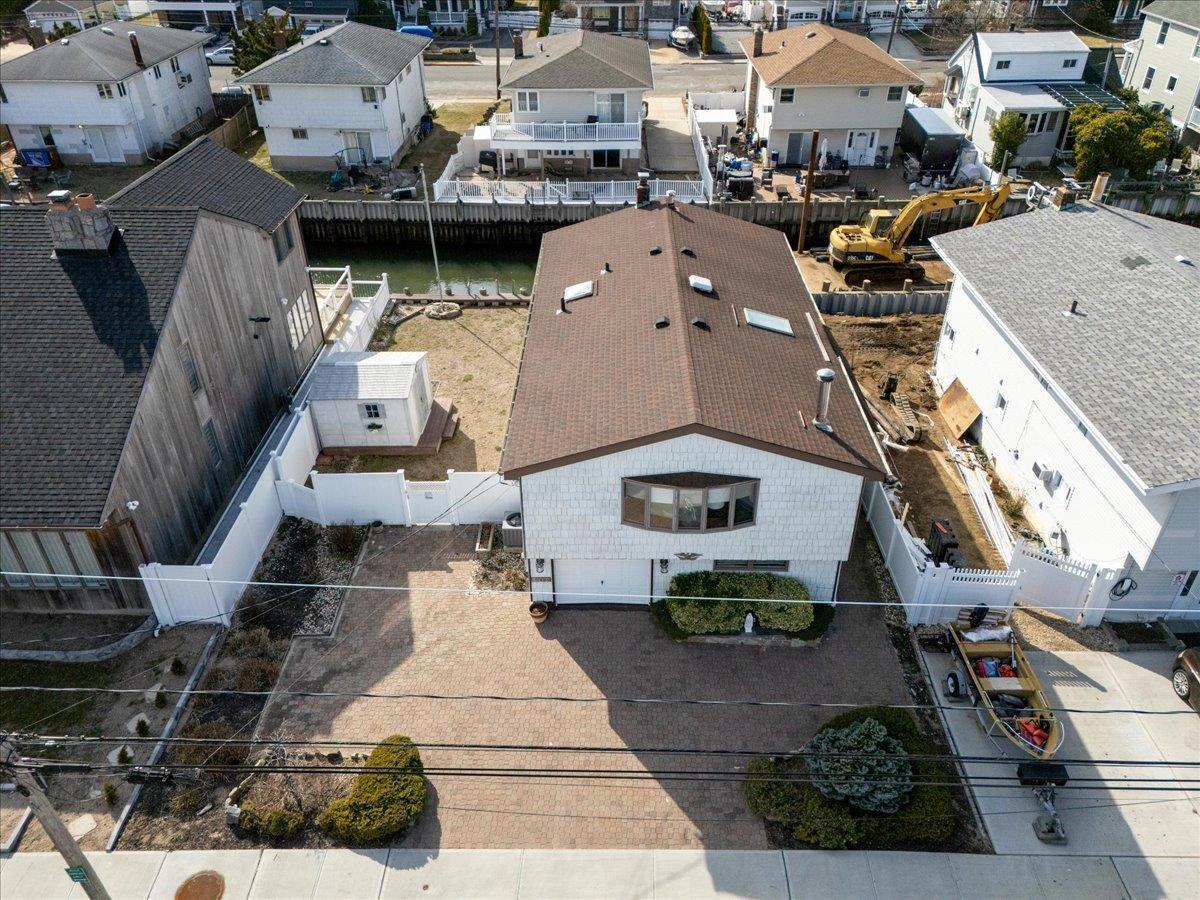Single Family Nassau  Nassau County, NY 11520, MLS-835440-24
