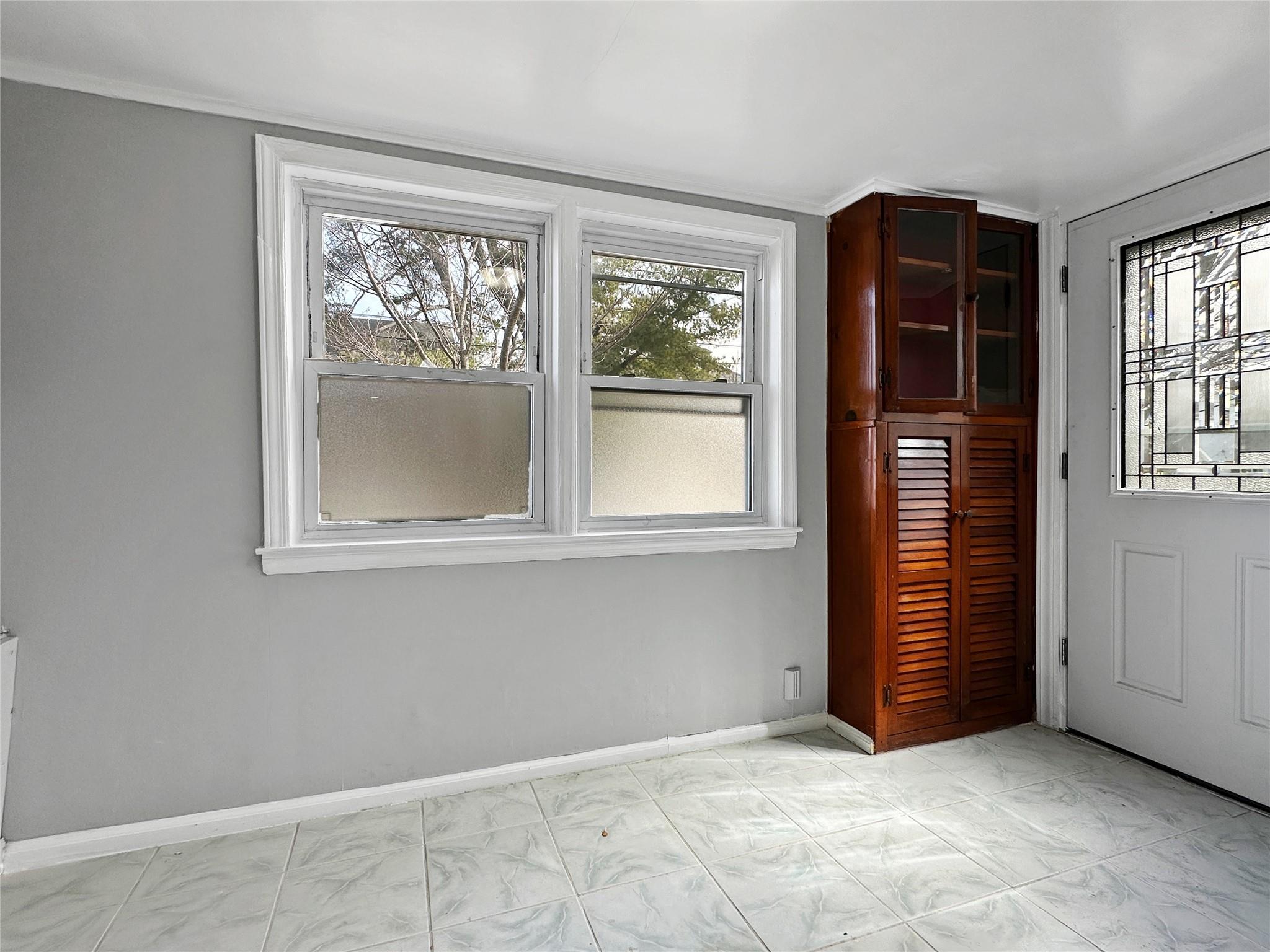 Single Family 11th  Nassau County, NY 11040, MLS-835446-10