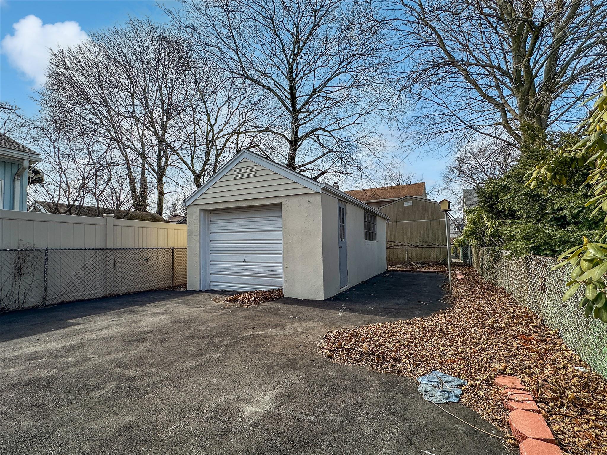 Single Family 11th  Nassau County, NY 11040, MLS-835446-8