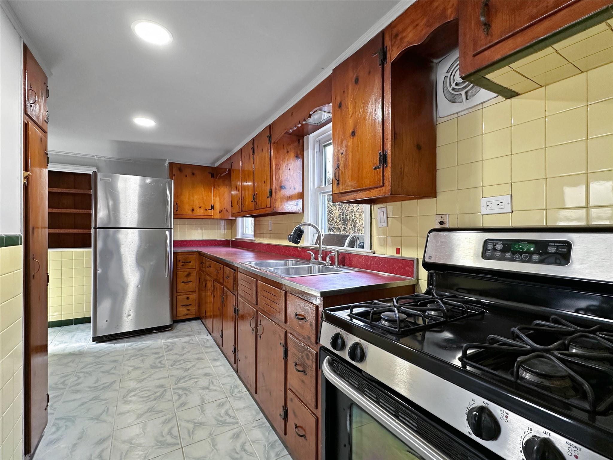 Single Family 11th  Nassau County, NY 11040, MLS-835446-9