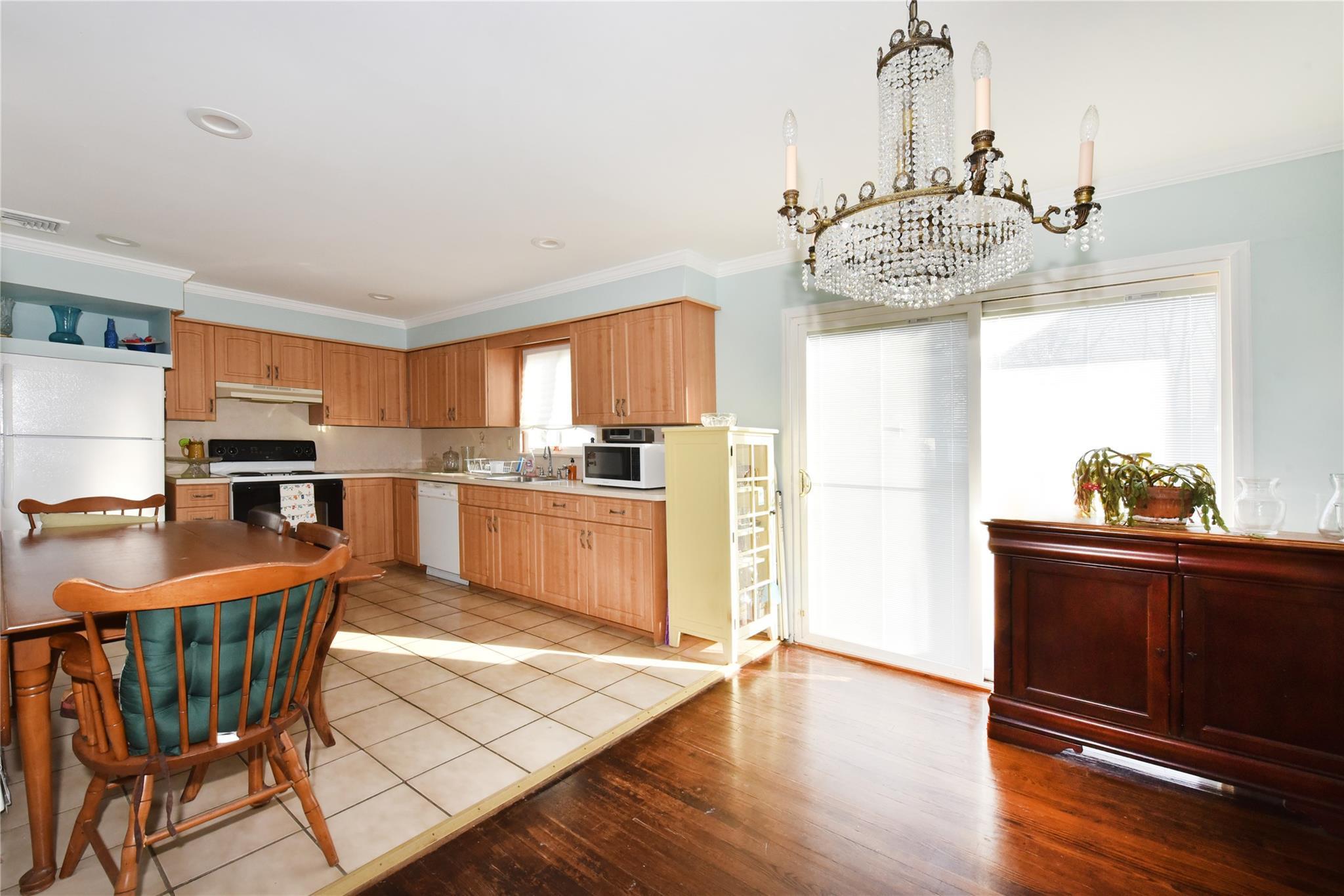 Single Family Maple  Nassau County, NY 11714, MLS-835551-10