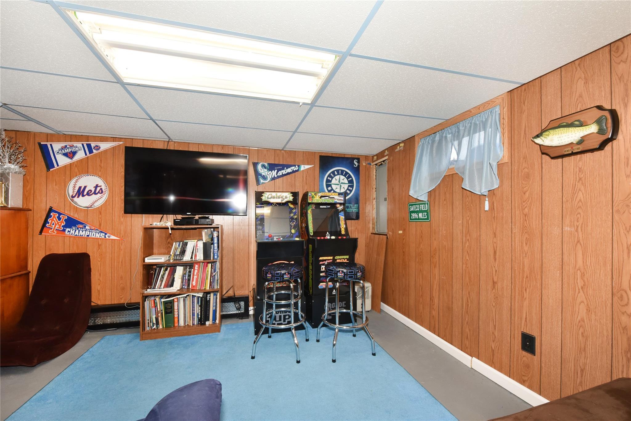 Single Family Maple  Nassau County, NY 11714, MLS-835551-21
