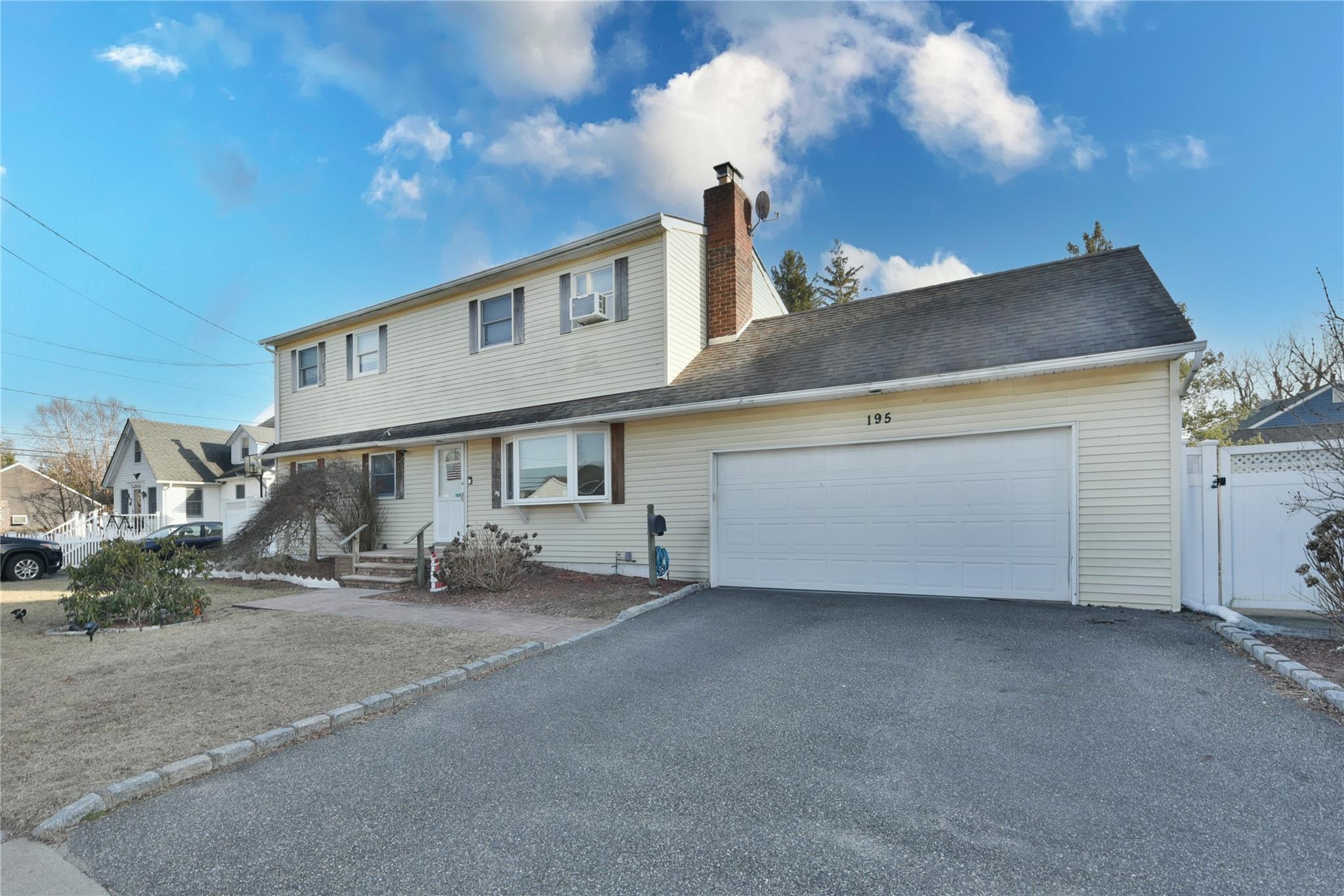 Single Family Maple  Nassau County, NY 11714, MLS-835551-3