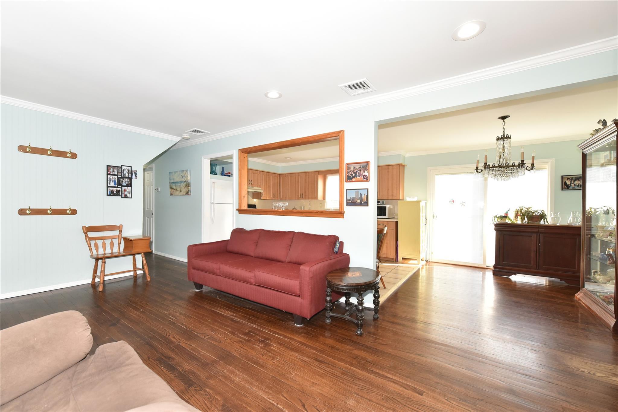 Single Family Maple  Nassau County, NY 11714, MLS-835551-6