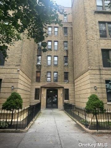 Coop in New York - Talbot  Queens, NY 11415