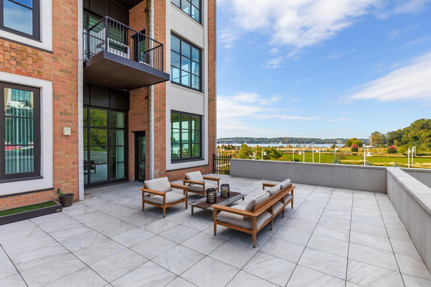 Condo Garvies Point  Nassau County, NY 11542, MLS-835583-16