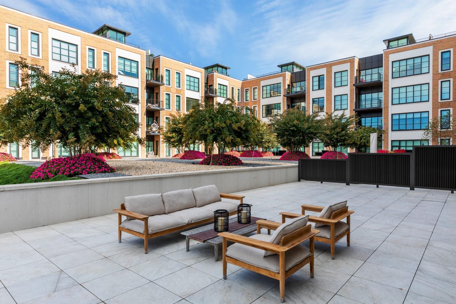 Condo Garvies Point  Nassau County, NY 11542, MLS-835583-17