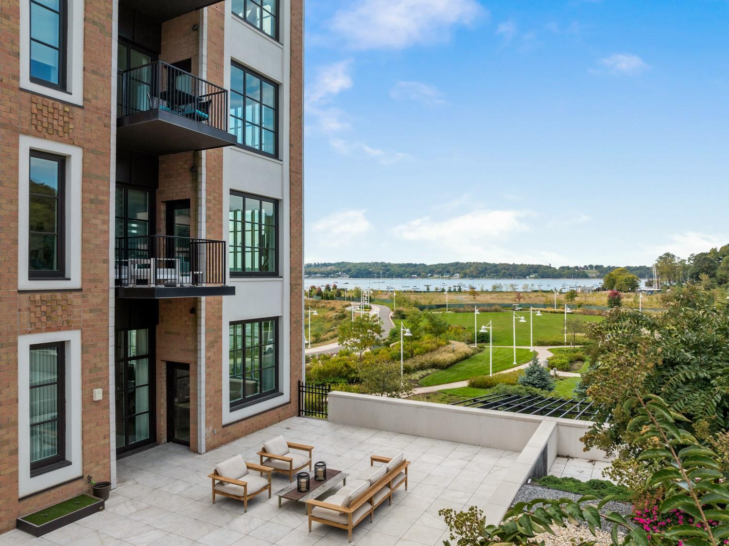 Condo Garvies Point  Nassau County, NY 11542, MLS-835583-19