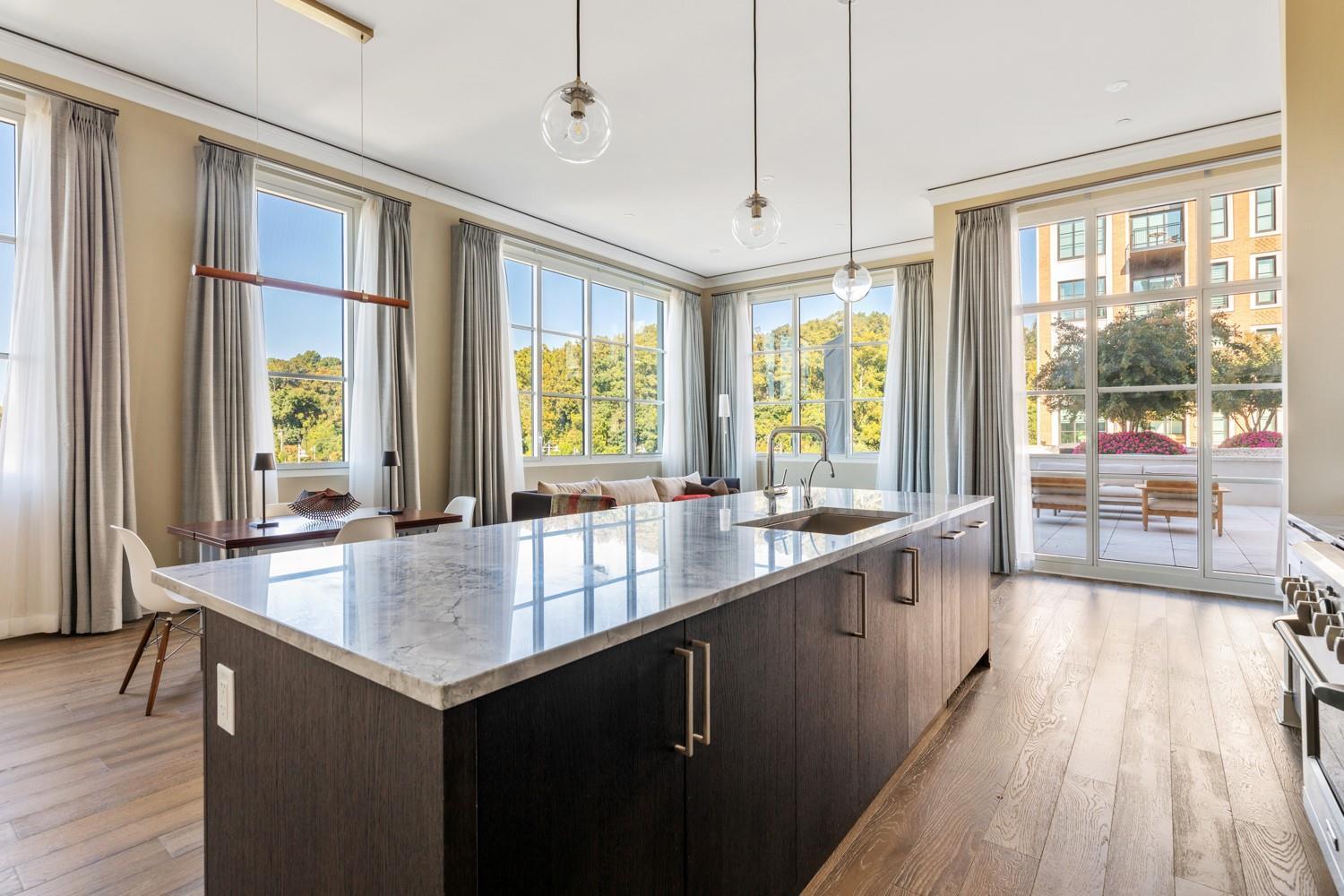 Condo Garvies Point  Nassau County, NY 11542, MLS-835583-2
