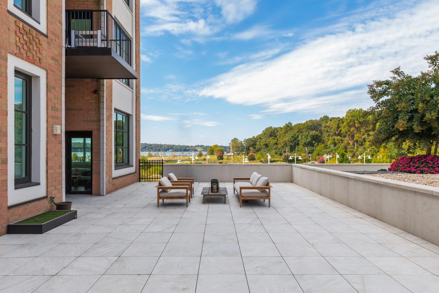 Condo Garvies Point  Nassau County, NY 11542, MLS-835583-20