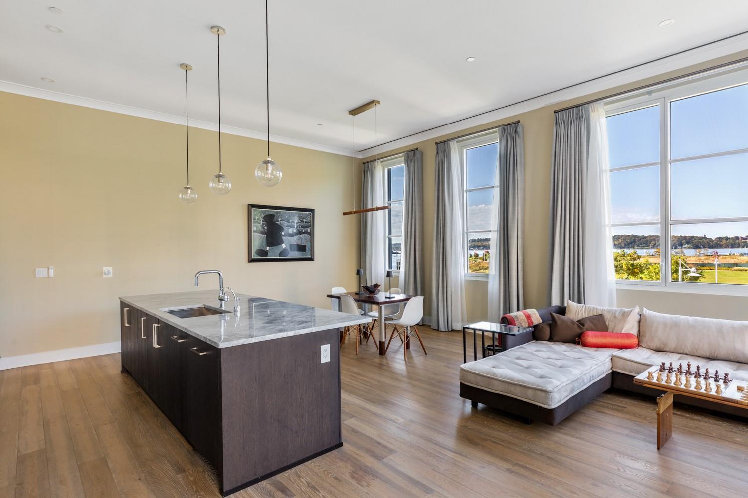 Condo Garvies Point  Nassau County, NY 11542, MLS-835583-3