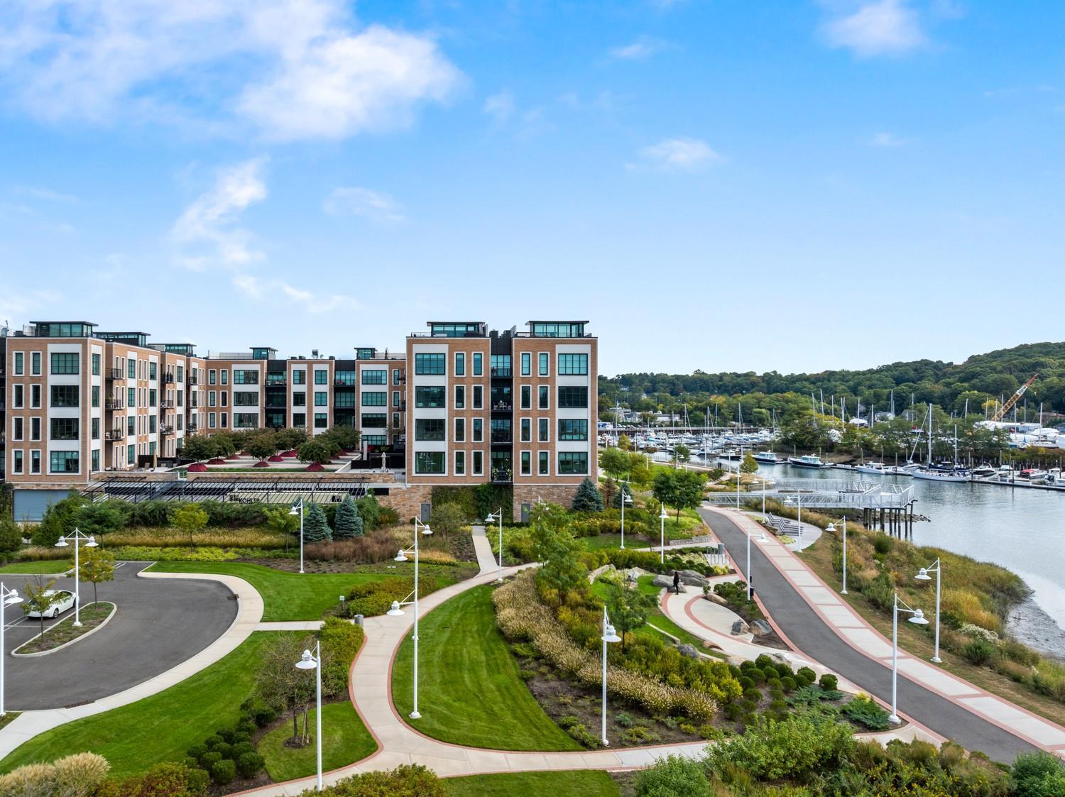 Condo Garvies Point  Nassau County, NY 11542, MLS-835583-40